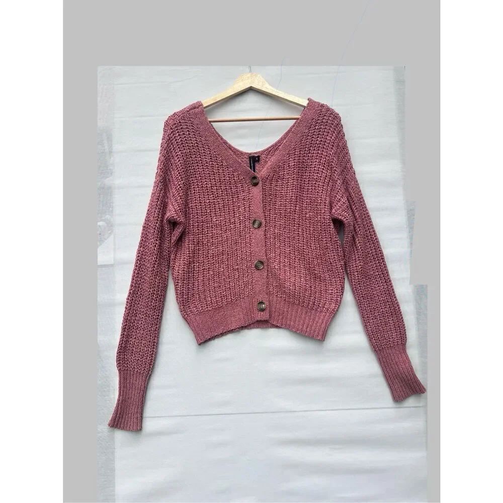 Moon & Madison Mauve Crochet V-Neck Cropped Cardigan size Small
